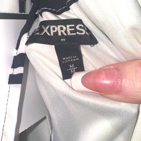 Black and White Geo Print Handkerchief Hem Maxi Dress Express Size Medium - Picture 11 of 16